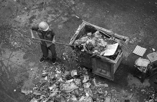 Waste removal service in Carshalton